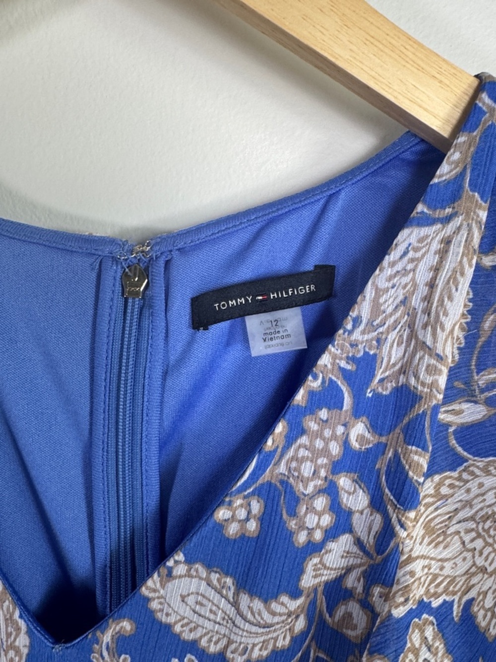 Tommy Hilfiger Paisley Ruffle Chiffon Dress NWT Blue Size 12 - Picture 9 of 9